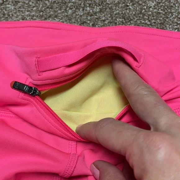 Under Armour Heat Gear Large Breast Cancer Compression Capri Leggings Pink - Picture 10 of 10